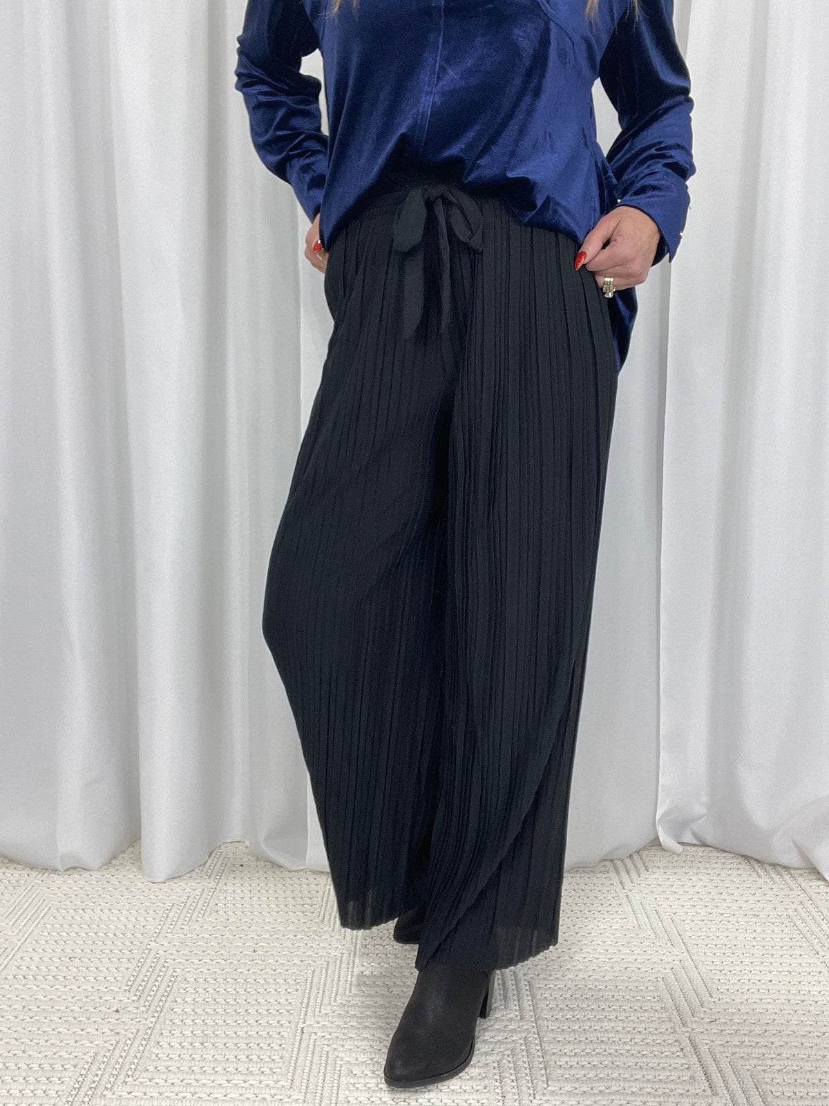 Pick Me Up Pleated Pants In Black *Final Sale*