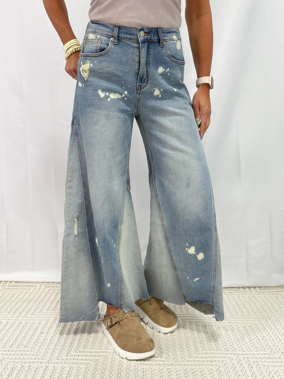 Oli & Hali  Sidewalk Spotlight Bleached Wide Leg Jeans In Denim