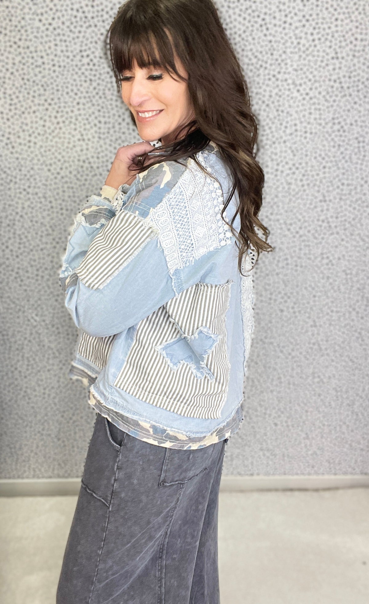 POL In Plain Sight Camo Contrast Lightweight Shirt Jacket In Denim