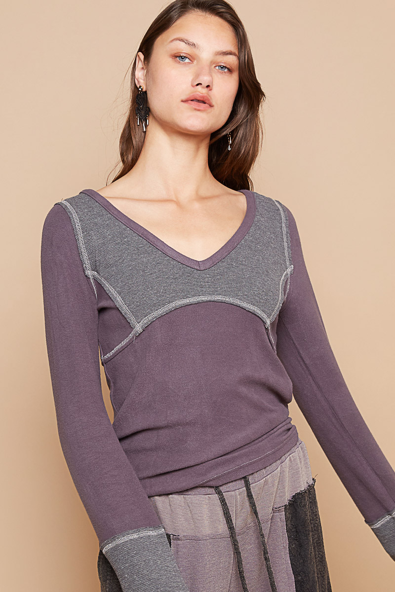 POL Without A Doubt V-Neck Long Sleeve Top In 2 Colors