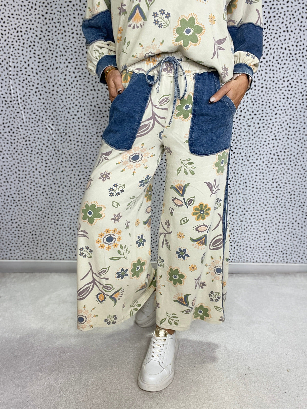 Garden Light Floral Printed Pants In 3 Colors