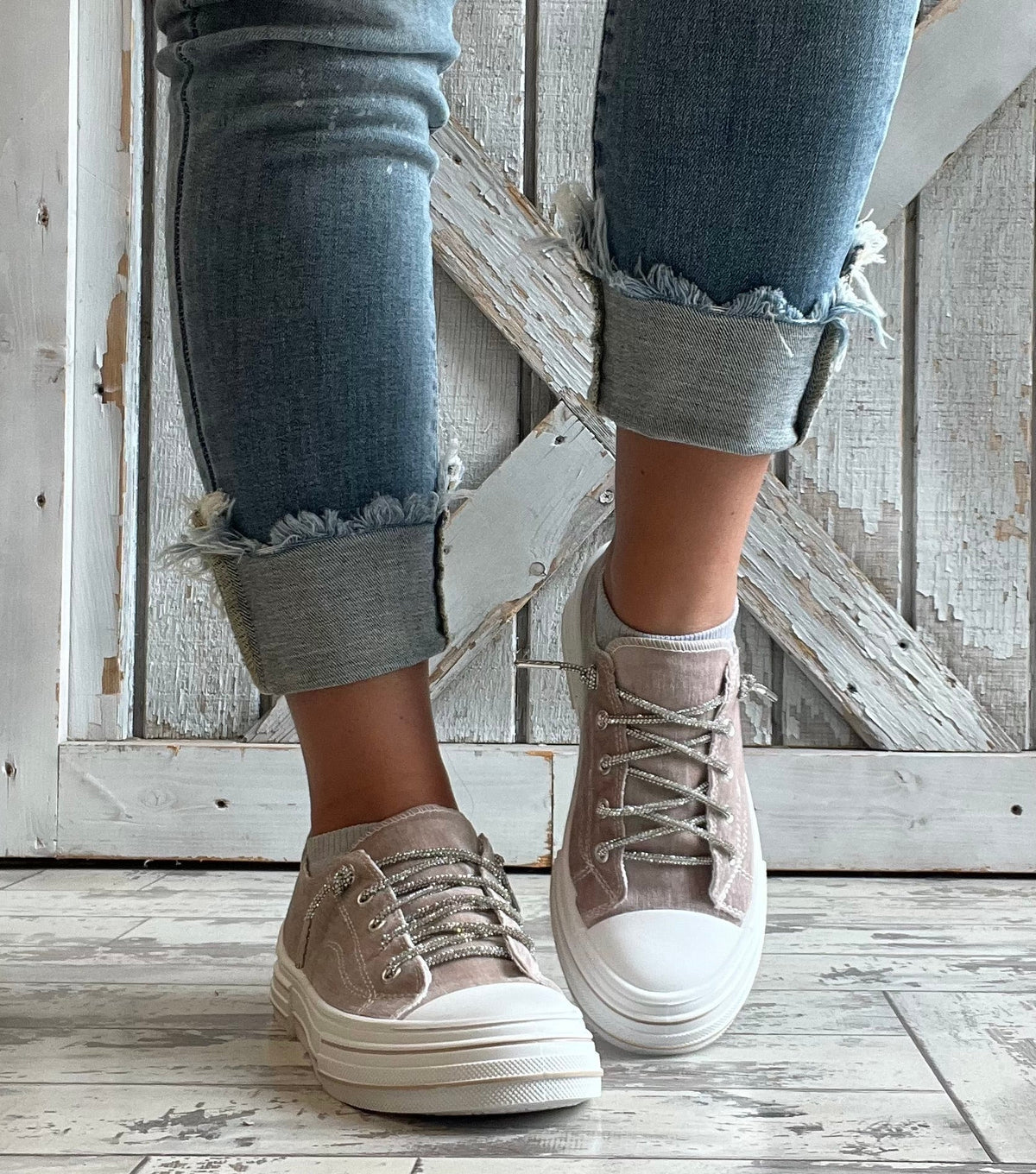 Very G Aman Velvet in Nude
