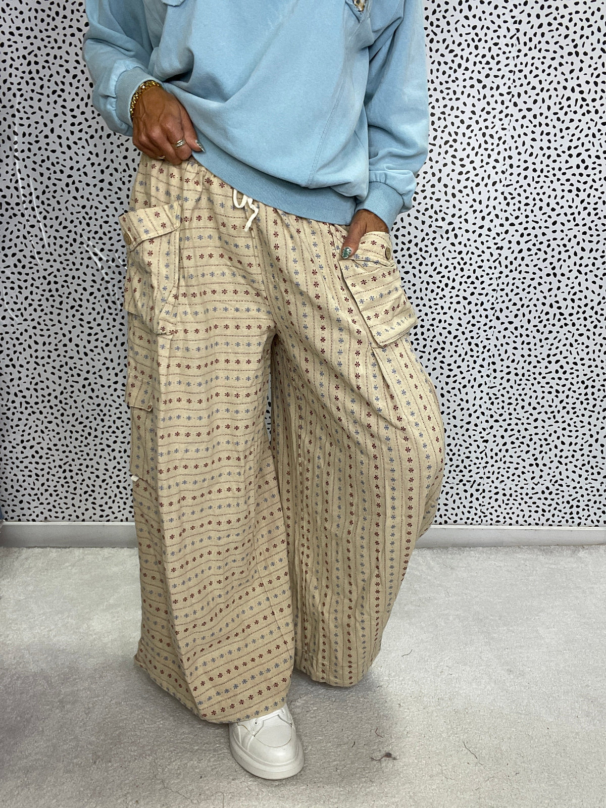 Oli & Hali WASHED 3D POCKET FLOWER PATTERN WIDE LEG PANTS *Final Sale*