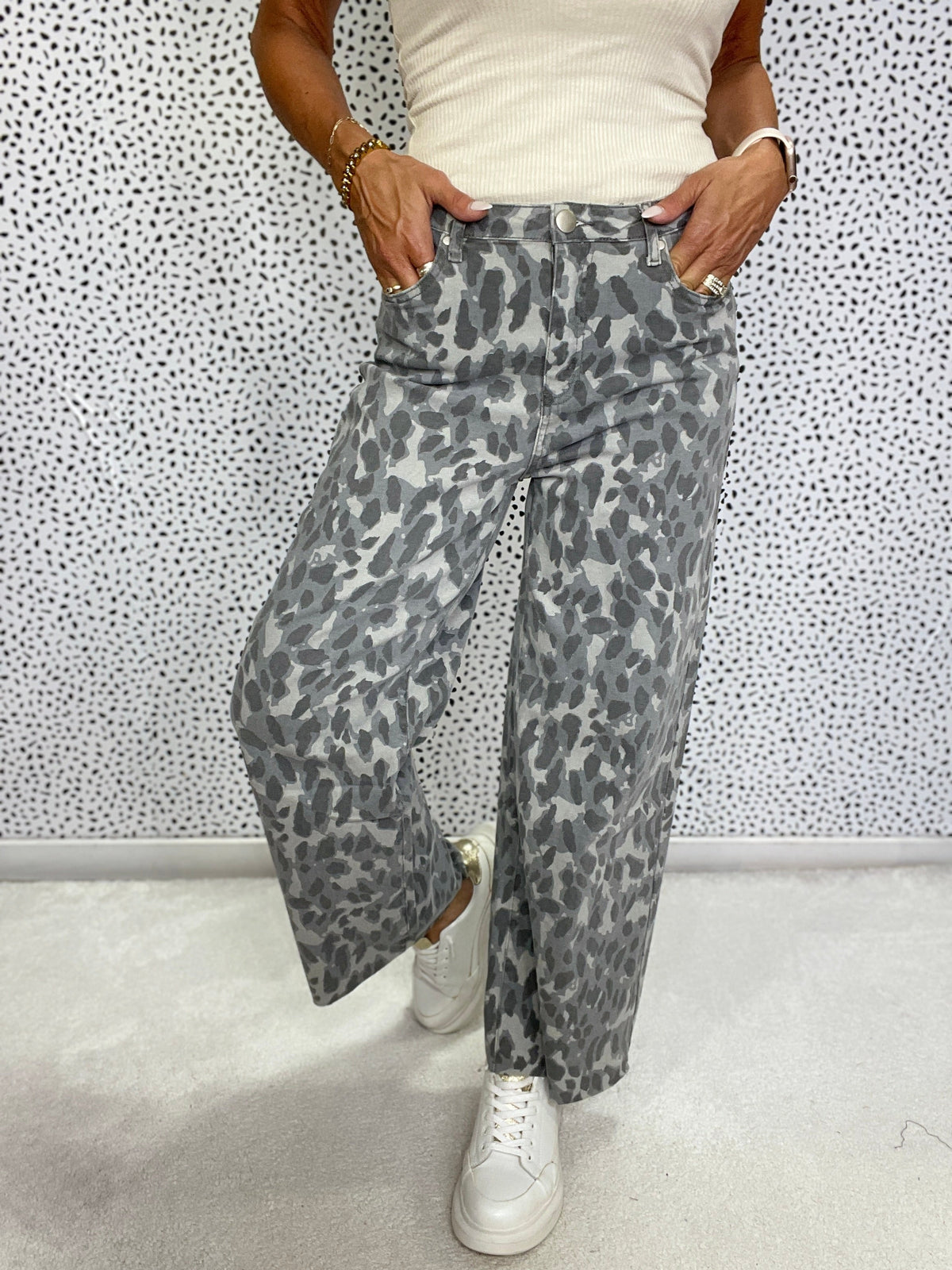 Do You Hear The Call Wide Leg Animal Print Twill Pants In 2 Colors