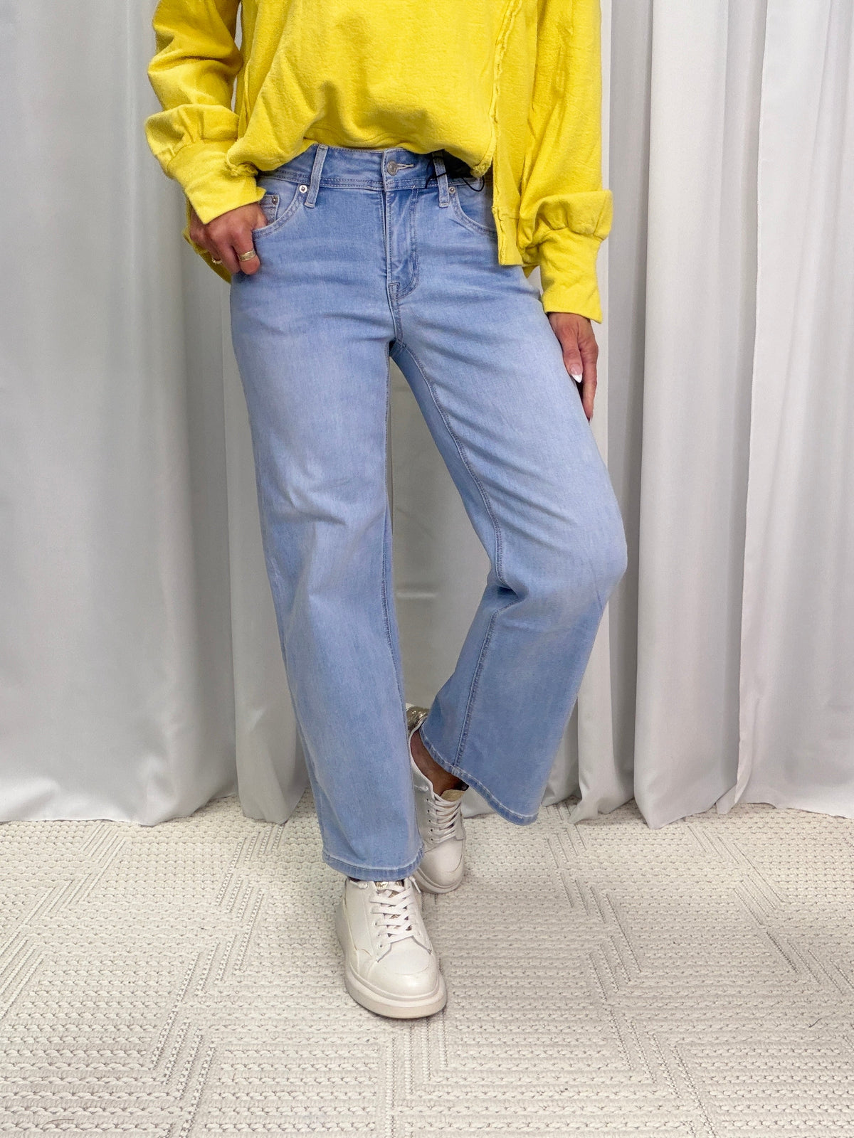 Mica Mid-Rise Wide Leg Ankle Jeans 797 In Blue