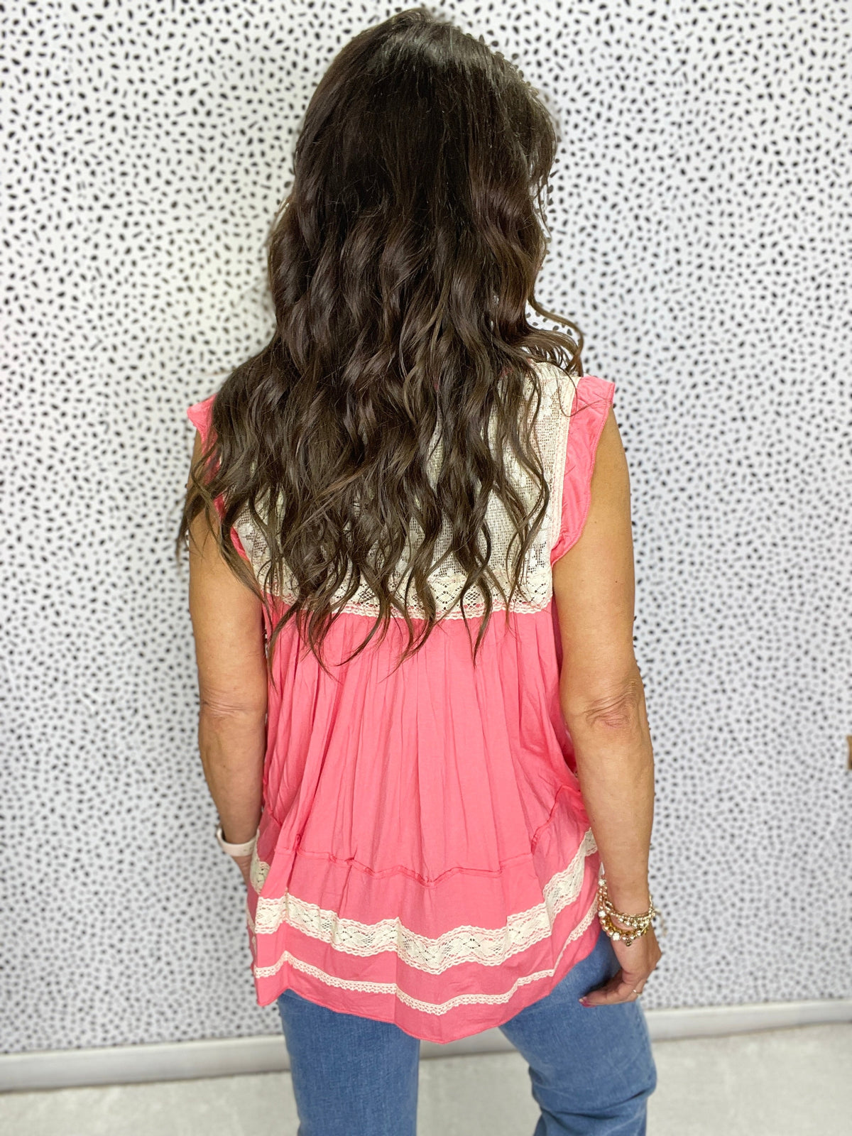 POL Round Of Applause Sleeveless Round Neck Top In 2 Colors *Final Sale*