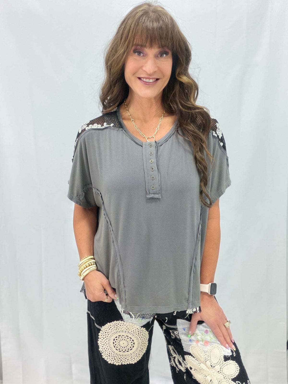 Pol Misty Mood Short Sleeve Top In 2 Colors