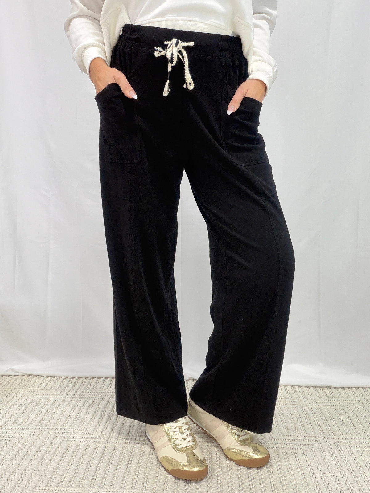 Wide Leg Drawstring Pants In Black