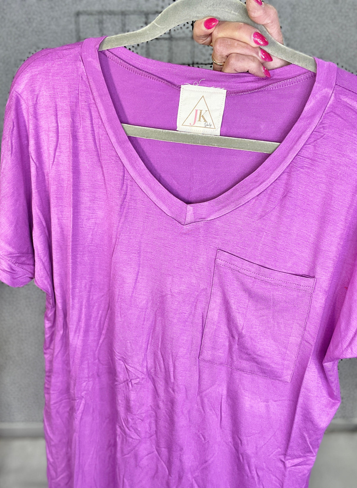 Celeb Boyfriend Fit Buttery Soft Pocket Round Hem Basic Top In 6 Colors