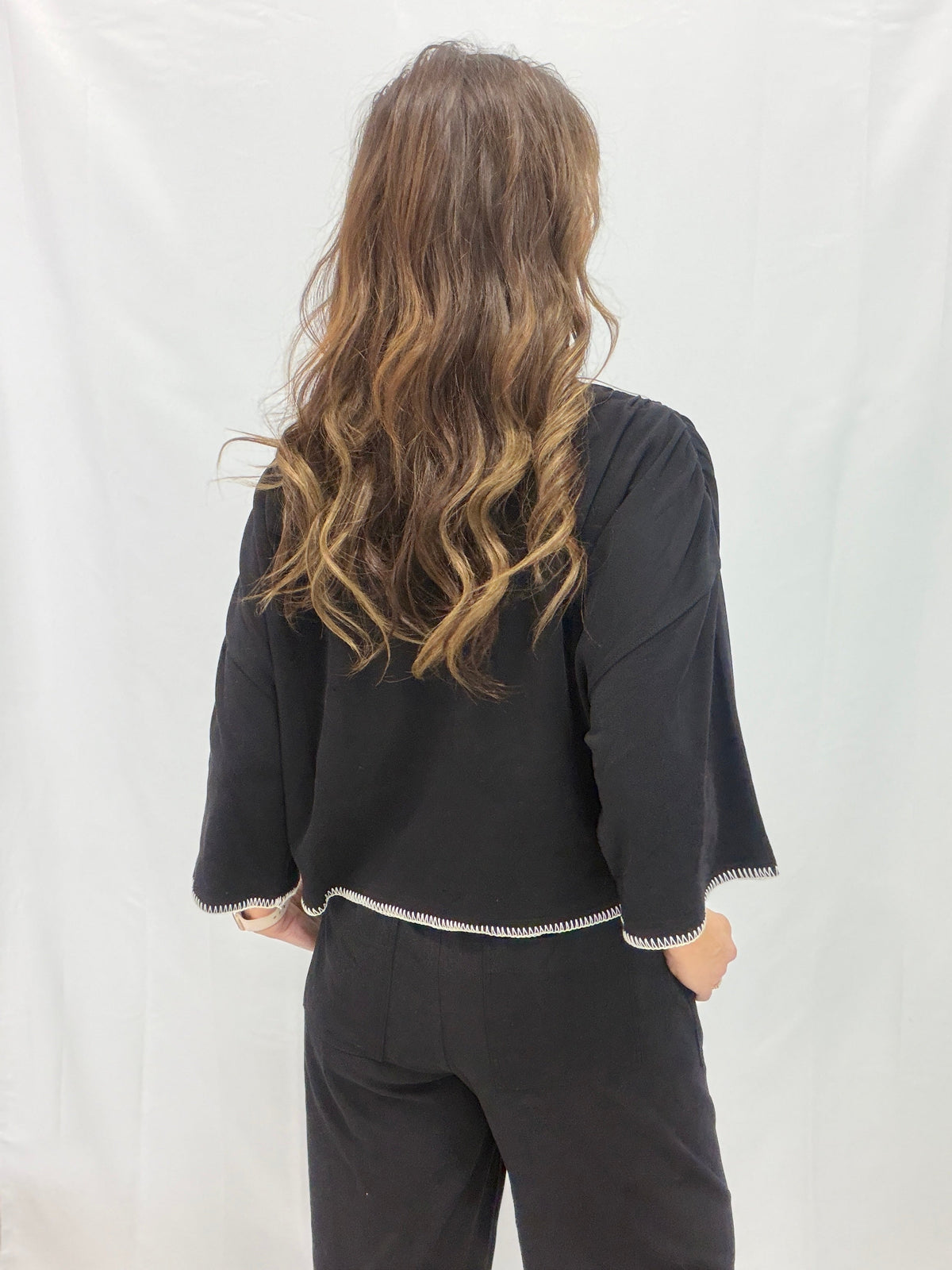 Contrast Stitch Knit Top In Black
