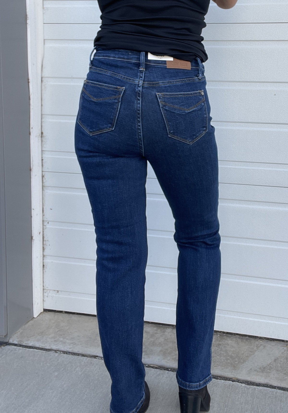 Judy Blue Beverly Tummy Control Classic Straight Leg Jean 575