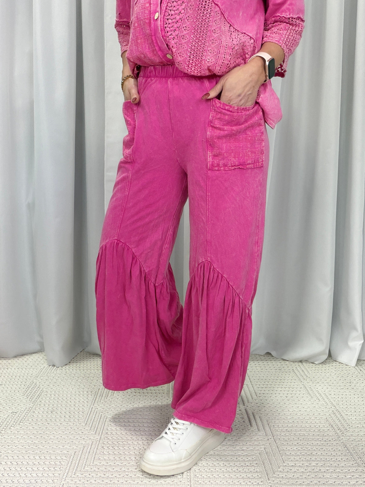 Rooftop Patio Heart Pocket Wide Flare Pants In 3 Colors