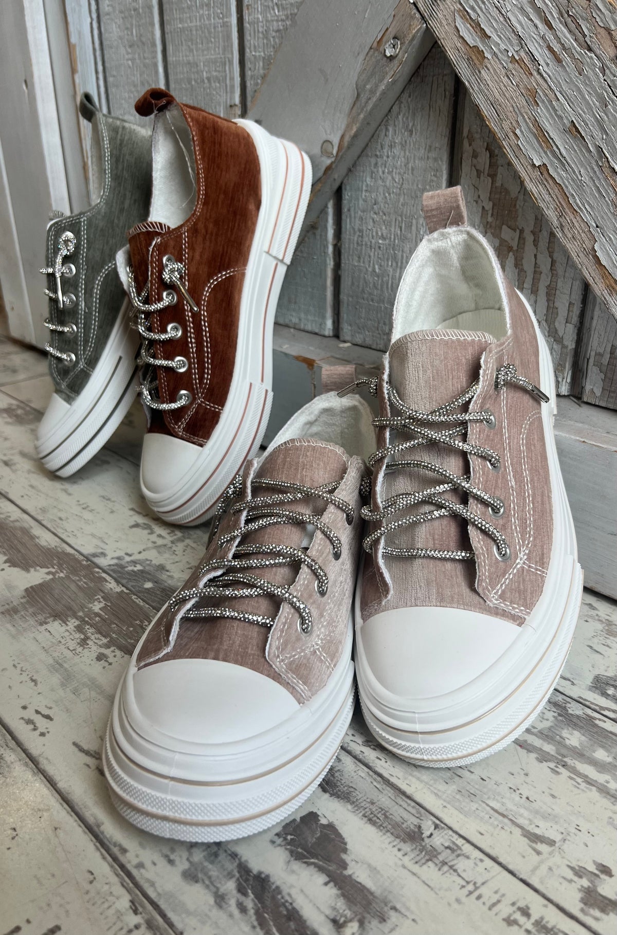 Very G Aman Velvet in Tan