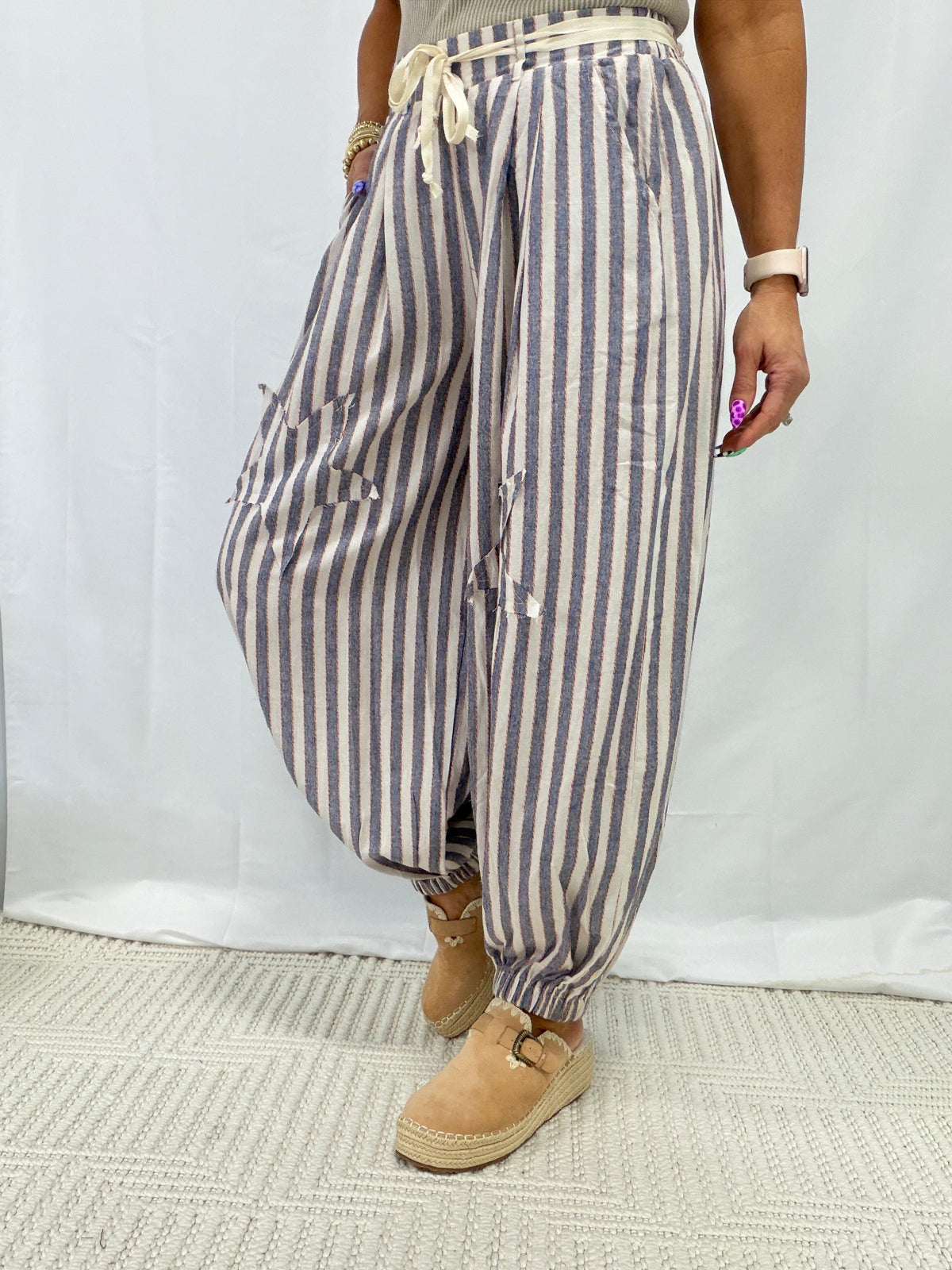 POL Boardwalk Kind Of Day Striped Pants In Indigo