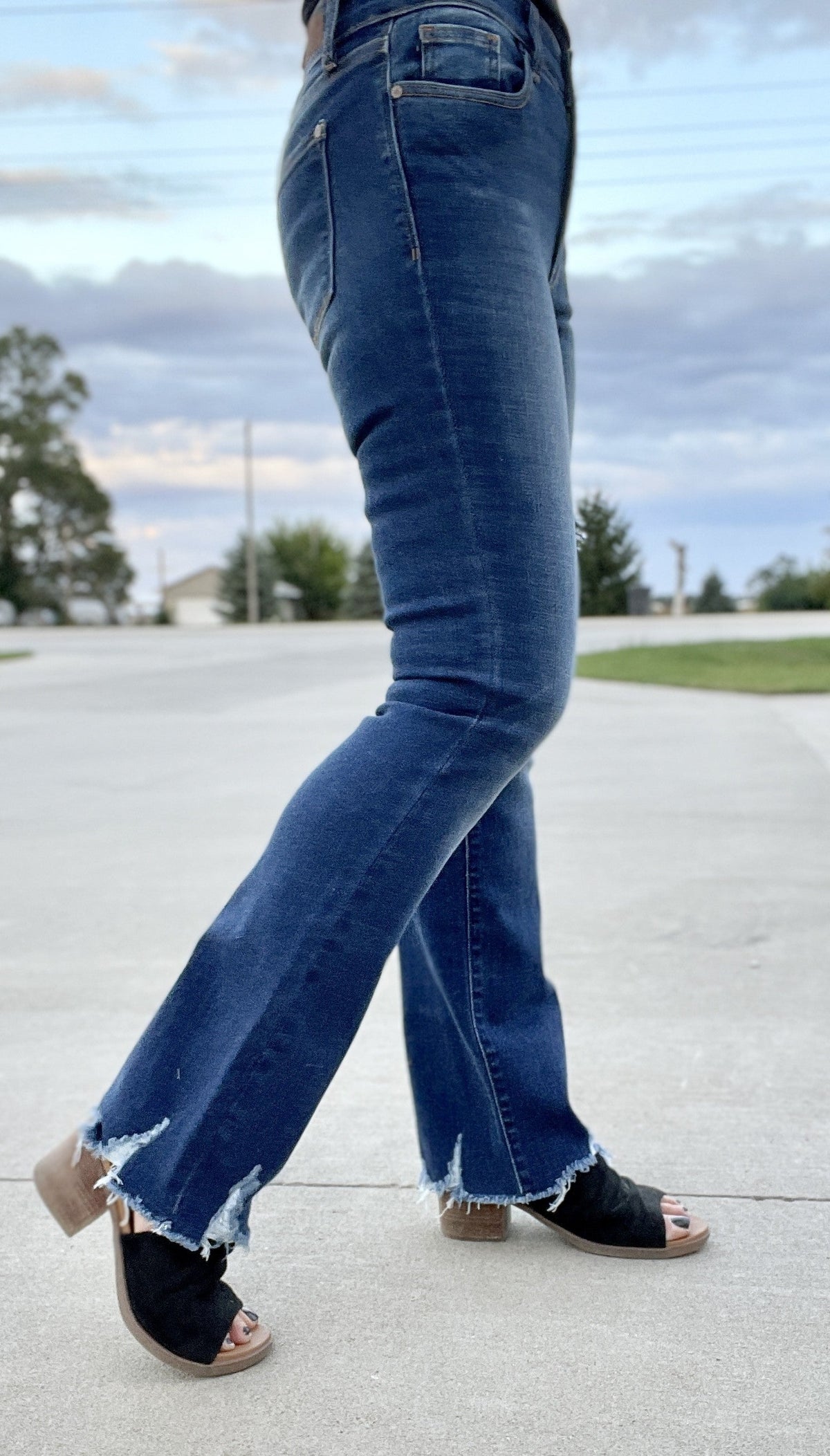 Judy Blue JoEllen Distress Hem Bootcut Mid-Rise Jeans 519